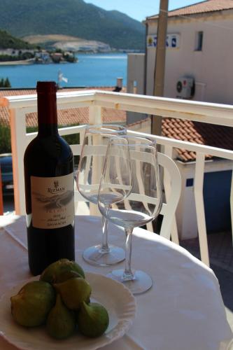 Boomerang Apartments