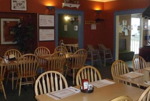 Settler's Inn & Motel – Photos 4