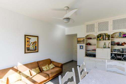 Gallery image of Apartamento Ipanema Posto 9 com suite 2 quadras da praia in Rio de Janeiro