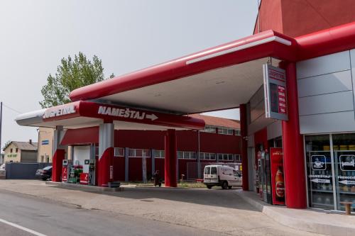 a gas station with two gas pumps at Prenoćište HRAST in Paraćin