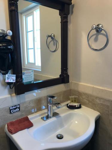 Morro Crest Inn tesisinde bir banyo