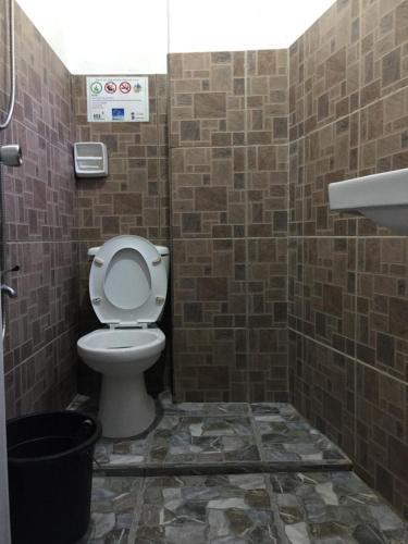 Bilik mandi di 2024 Baguio Apartments 1