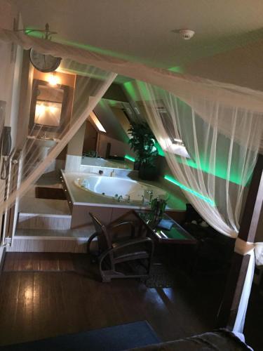 Bubble Lounge Hotel – Photos 4