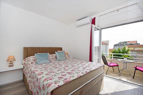 Apartment Mira