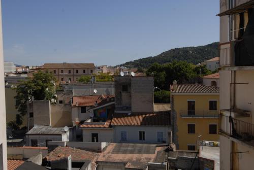 Imagen de la galería de Nughe 'e' Oro Guesthouse, en Nuoro