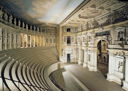 an amphitheatre in a building with a painted ceiling at La Mansarda più bella e luminosa vicino al centro! in Vicenza