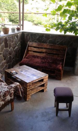 Ein Sitzbereich in der Unterkunft Guest House Nima