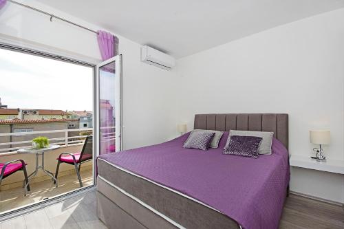 Apartment Mira