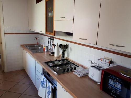 Dapur atau dapur kecil di Casa Mario dei Pini