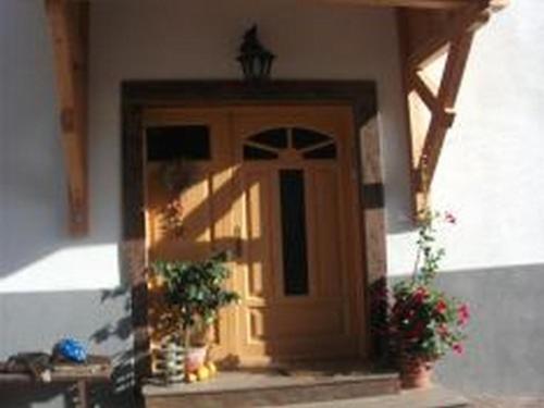 The facade or entrance of Landhaus Löscher