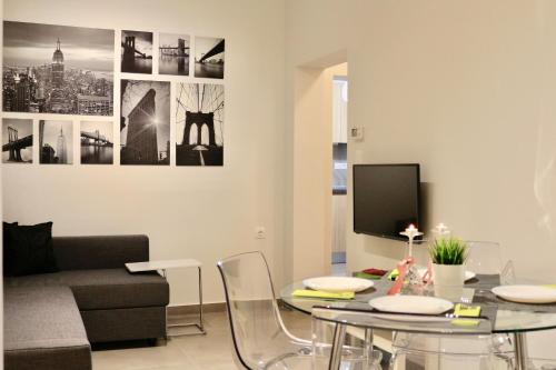 Modern Sea View Apartment - Free Parking - Quiet Area near Center