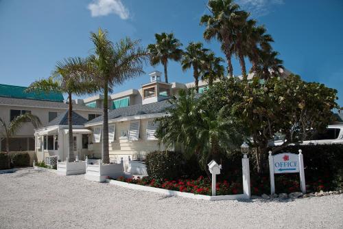 Gallery image of Bungalow Beach Resort in Bradenton Beach