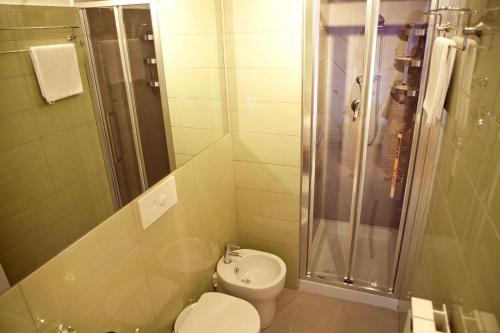 Un baño de As Easy