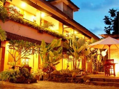 Afbeelding uit fotogalerij van Nyiur Resort Hotel in Pangandaran