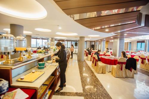Restaurace v ubytování Muong Thanh Vinh Hotel