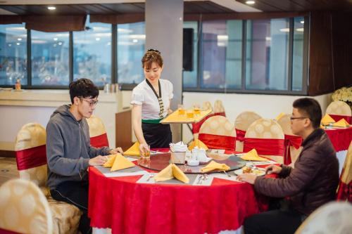 Hosté ubytování Muong Thanh Vinh Hotel