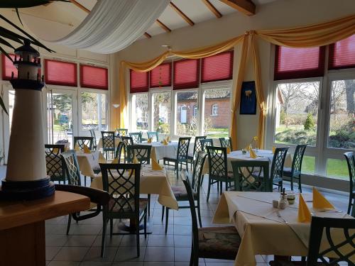 Restaurace v ubytování Hotel Alt Wittower Krug