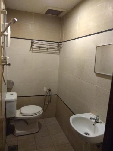 Bilik mandi di Starview Hotel