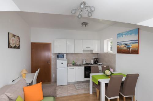 ครัวหรือมุมครัวของ Apartments Lea
