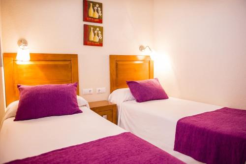 Apartamentos Fenix Beach, Roquetas de Mar, Spain - Booking.com