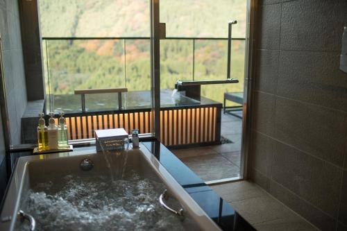 Fotografie z fotogalerie ubytování Okuhita Onsen Umehibiki v destinaci Hita