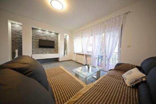 A seating area at Apartments Zelic