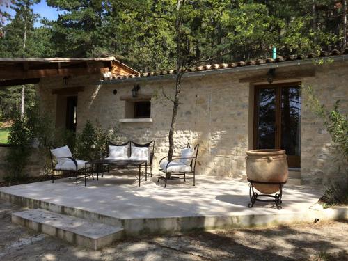 Patio nebo venkovní prostory v ubytování B&B Le Deffends de Redon