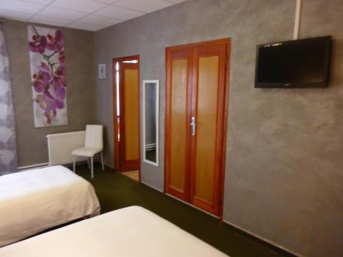 Gallery image of Hotel les Glycines in Prades