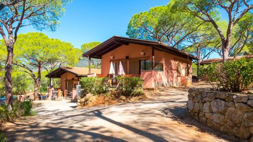 Gallery image of Camping Lacona Pineta in Capoliveri