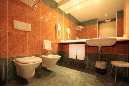 Hotel Major tesisinde bir banyo