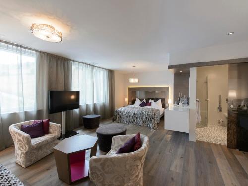 Ένα ή περισσότερα κρεβάτια σε δωμάτιο στο Hotel-Restaurant-Schifflände