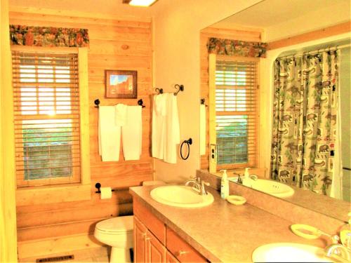 Gallery image of Alpine Log Cabin in Boone