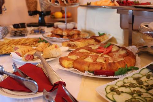 Jídlo v hotelu nebo okolí