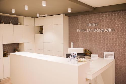 El vestíbulo o zona de recepción de Hotel Porto do Barqueiro