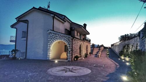 Studio Apartment "Brigita",parking with gate