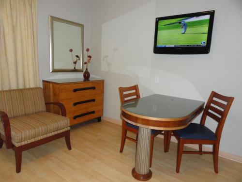 Viscay Hotel Image