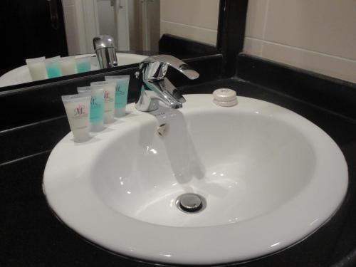 Gambar di galeri bagi Marina Royal Hotel Suites di Kuwait