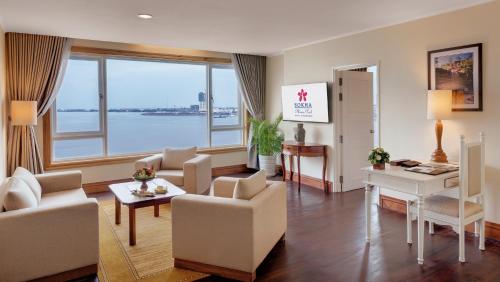 Χώρος καθιστικού στο Sokha Phnom Penh Hotel