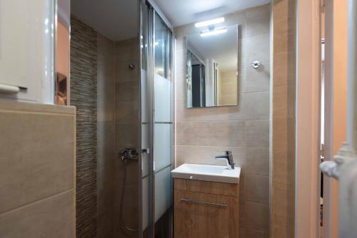 Blue Ark Stylish Athens tesisinde bir banyo