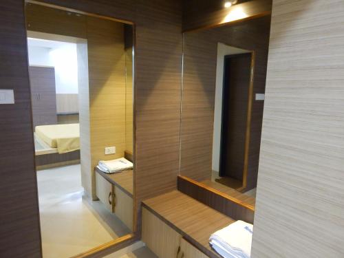 Koupelna v ubytování Hotel Aadhi