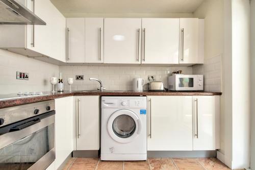 Dapur atau dapur kecil di No.17 Serviced Apartment