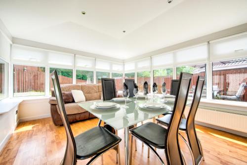 Ruang duduk di No.17 Serviced Apartment