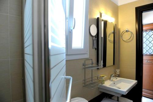 Kúpeľňa v ubytovaní Aerolithos