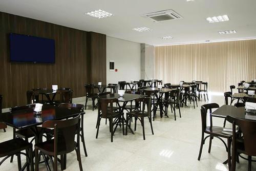 Restoran atau tempat lain untuk makan di Brisa Tower Hotel