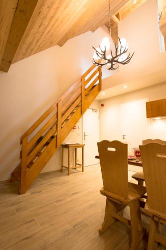 Fotografie z fotogalerie ubytování Au Cheval Blanc - Chalet de Montagne - 20 personnes v destinaci Waimes