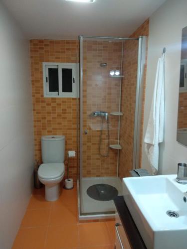 Ένα μπάνιο στο Apartamento en la Ciudad de las Artes y las Ciencias