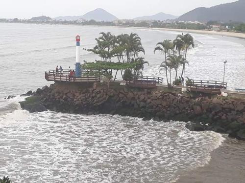 Em frente à praia Chalés Ubatuba II Menor preço em Em frente à praia Chalés Ubatuba II