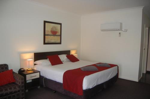 Ένα ή περισσότερα κρεβάτια σε δωμάτιο στο Horsham Mid City Court Motel