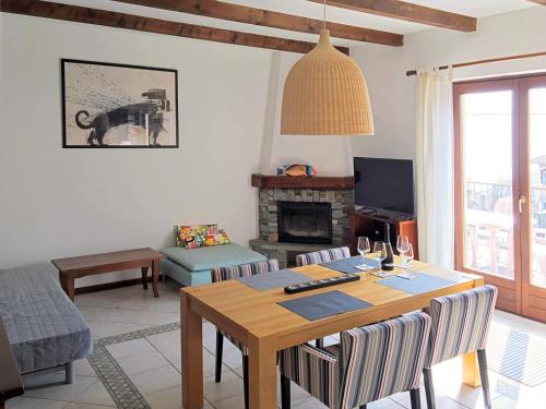 Μια τηλεόραση ή/και κέντρο ψυχαγωγίας στο Casa Bùri