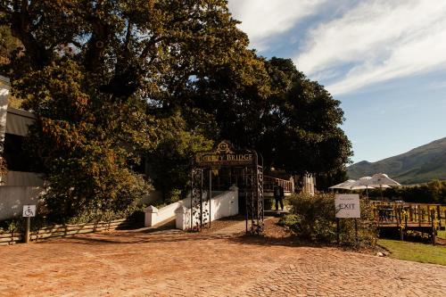 Φωτογραφία από το άλμπουμ του Rickety Bridge Manor House σε Franschhoek